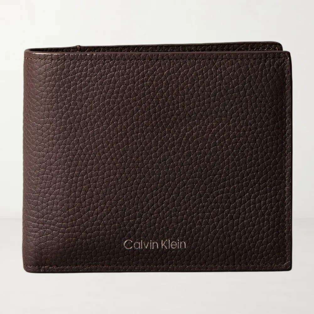 Billetera bifold Calvin Klein café para hombre